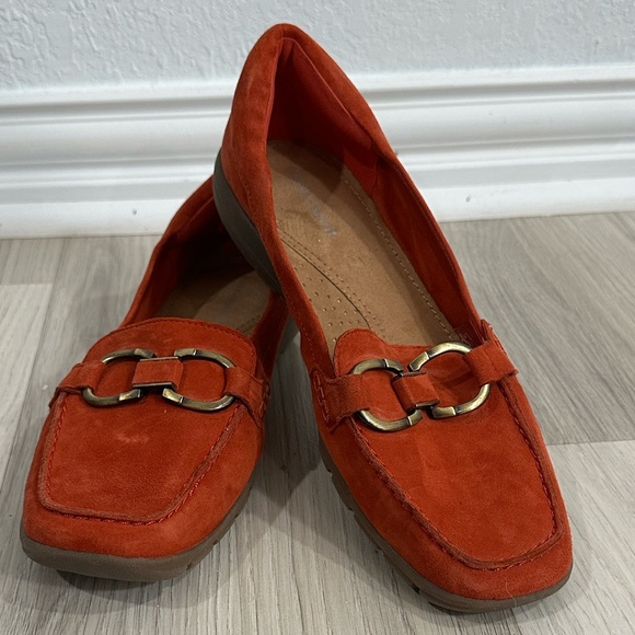 Easy Spirit Women’s Orange Suede Loafers Size 9M - Picture 1 of 9